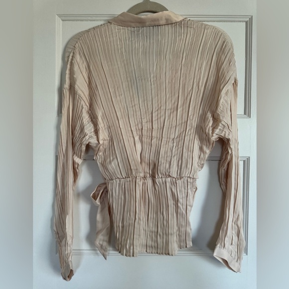 Vacate the Label Anthropologie Chic Pleated Faux Wrap Milano Blouse NWT Sz Small - Picture 5 of 6